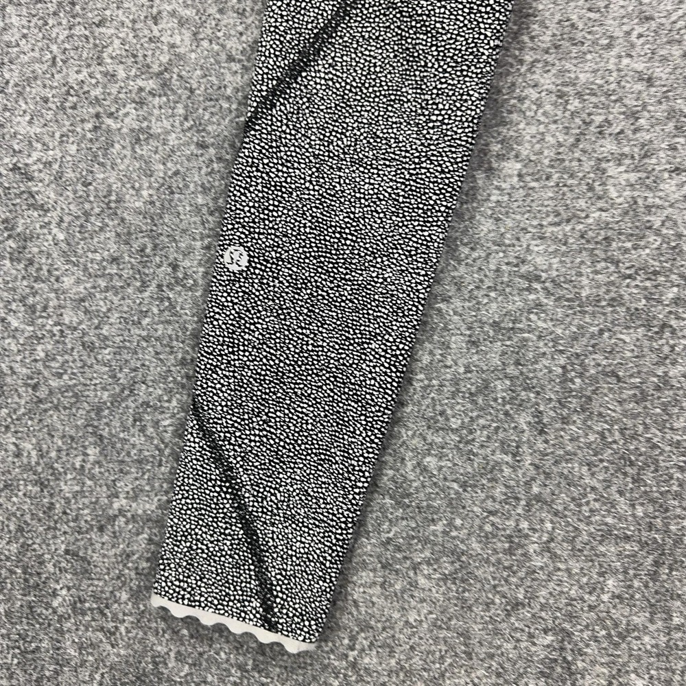 Lululemon Pants Womens 6 Black White Spotted Ankle Leggings Pockets Yoga Gym - Picture 14 of 15